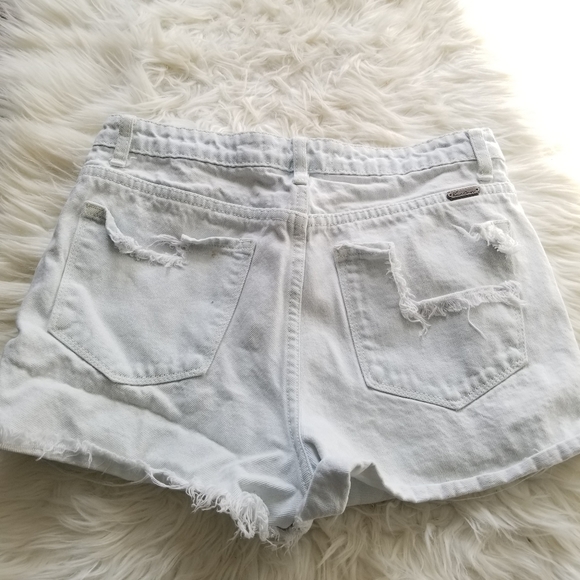 KanCan Light Wash Distressed Denim Shorts Large - Picture 10 of 13